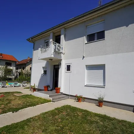 بيت للعطل Kuca Za Odmor Dunja كلادوفو