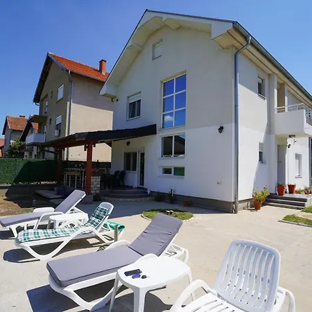 Kuca Za Odmor Dunja بيت للعطل كلادوفو